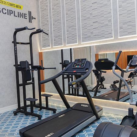 Promenade Hotel Bakú Exterior foto A gym in a hotel