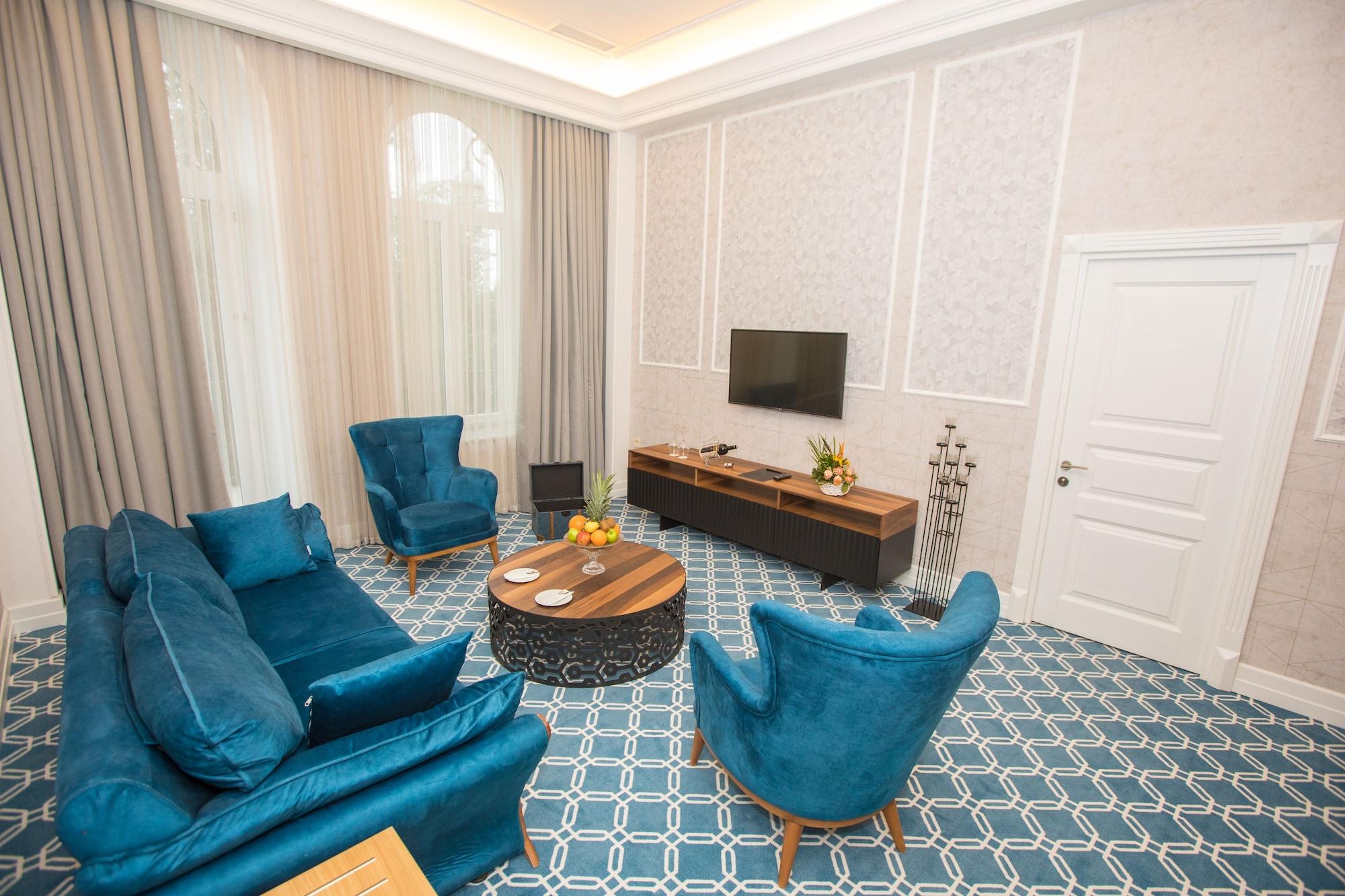 Promenade Hotel Bakú Exterior foto A living room at the hotel