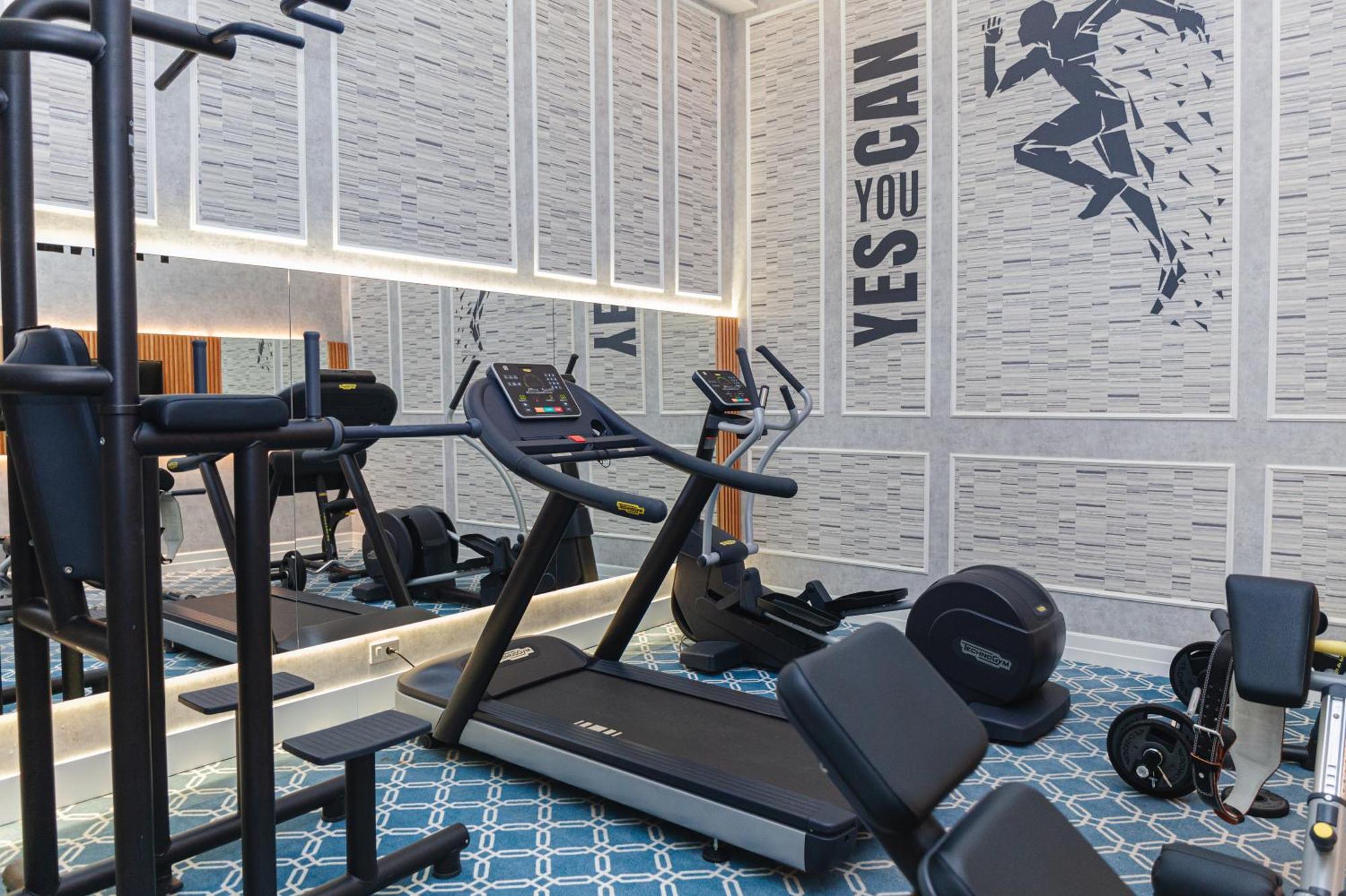 Promenade Hotel Bakú Exterior foto The gym at the hotel
